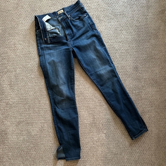 MOTHER Swooner Ankle Slice Jeans - Picture 2 of 9